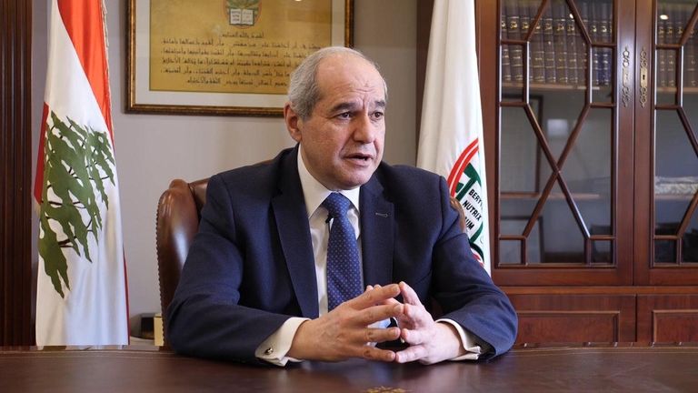 Melhem Khalaf, avocat représentant les familles des victimes dans son bureau du palais de justice de Beyrouth 

