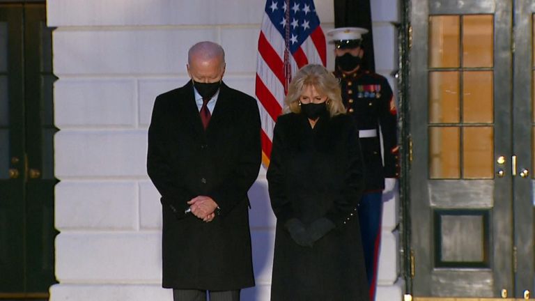 Le président Biden a déclaré: `` Nous nous souvenons de chaque personne et de la vie qu'elle a vécue ''