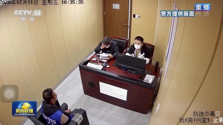 La police interroge l'un des suspects