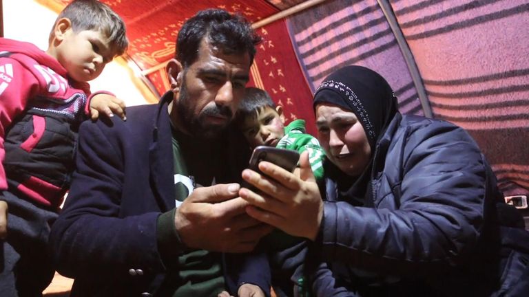 Dalal, 18 mois, a été gravement brûlé dans l'incendie d'une tente en Syrie