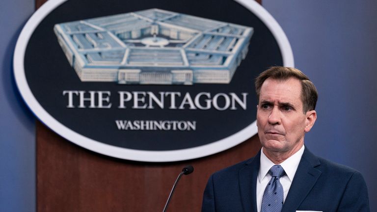 Le porte-parole du Pentagone, John Kirby, prend la parole lors d'un point de presse au Pentagone, mercredi 17 février 2021, à Washington.  (Photo AP / Alex Brandon)