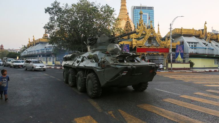 Manifestation contre le coup d'État militaire à Yangon