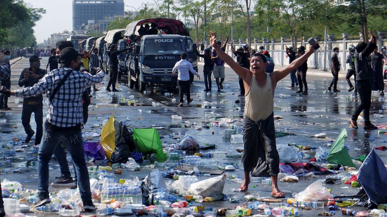 Les manifestations font rage depuis des jours dans plusieurs villes
