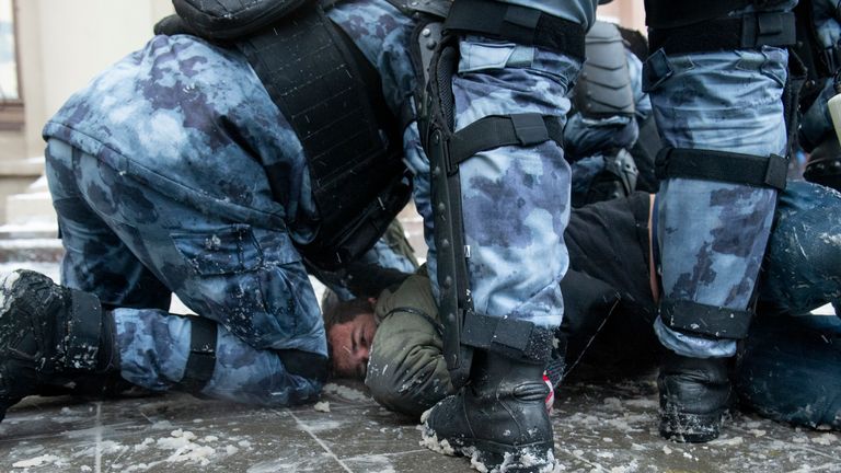 Plus de 5 400 personnes ont été arrêtées à travers le pays hier.  Pic: AP