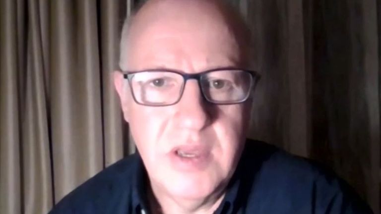 Le Dr Peter Daszak, membre de la mission de l'OMS à Wuhan, en Chine, enquête sur les origines du coronavirus