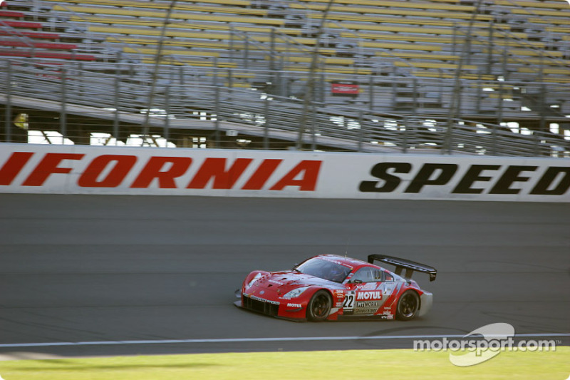 # 22 Nismo Motul Pitwork Z: Masami Kageyama, Michael Krumm