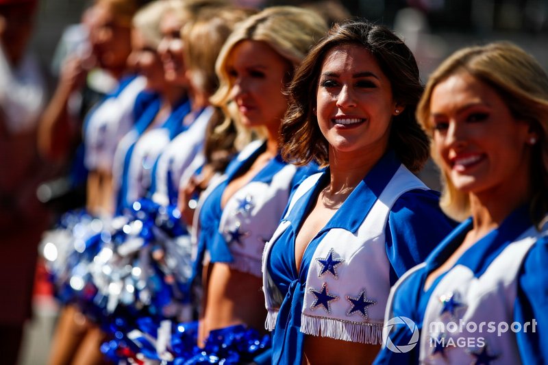 Les cheerleaders des Dallas Cowboys divertissent la foule de F1 à Austin