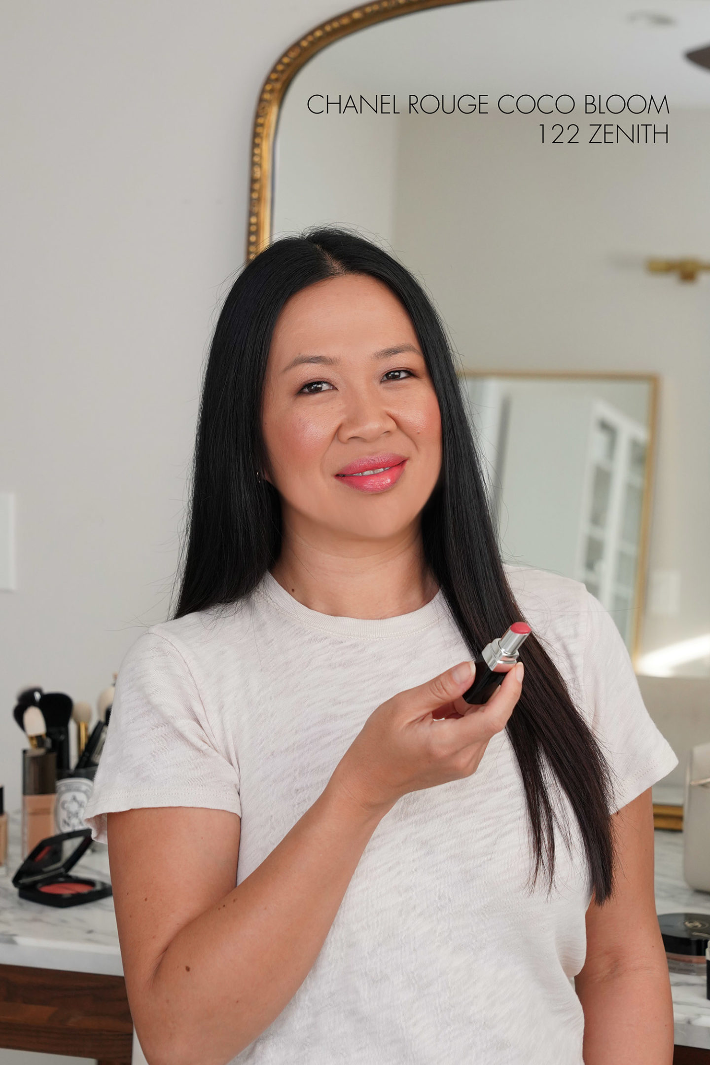 Rouge à lèvres hydratant Chanel Rouge Coco Bloom 122 Zenith