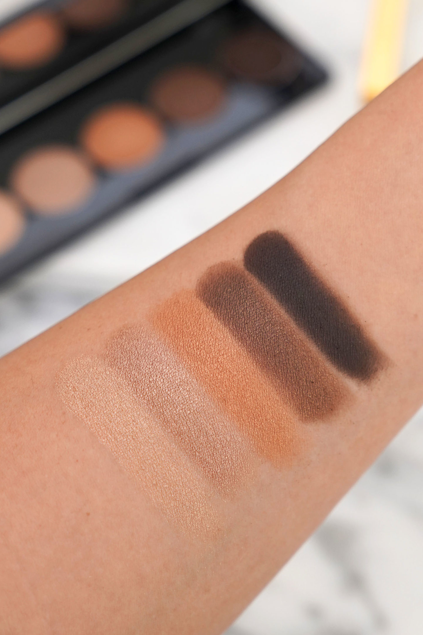Palettes de fards à paupières Bobbi Brown Real Nudes en nuances Golden Nudes