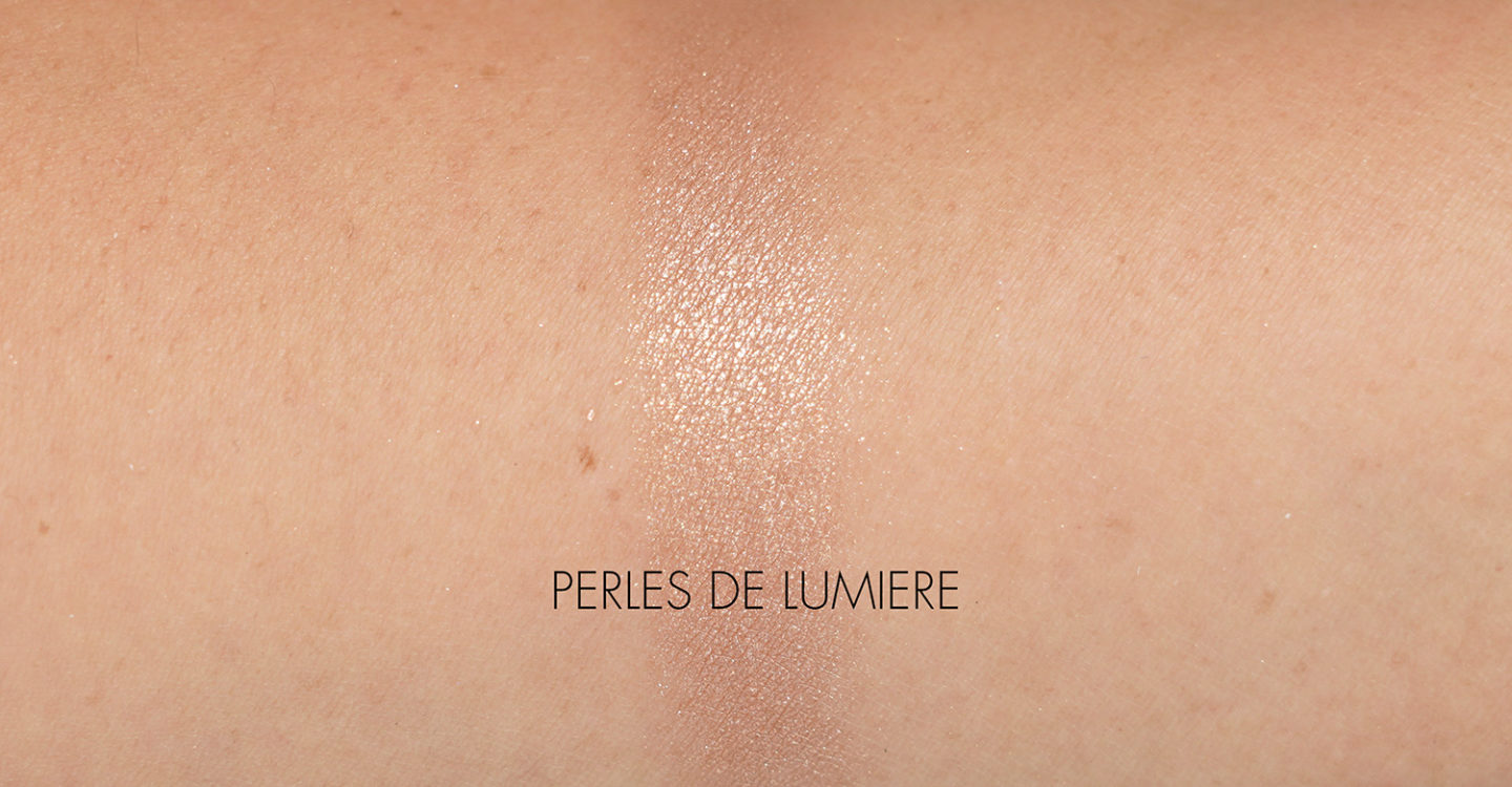 Chanel Perles De Lumiere Illuminating Powder Blush Powder Swatch