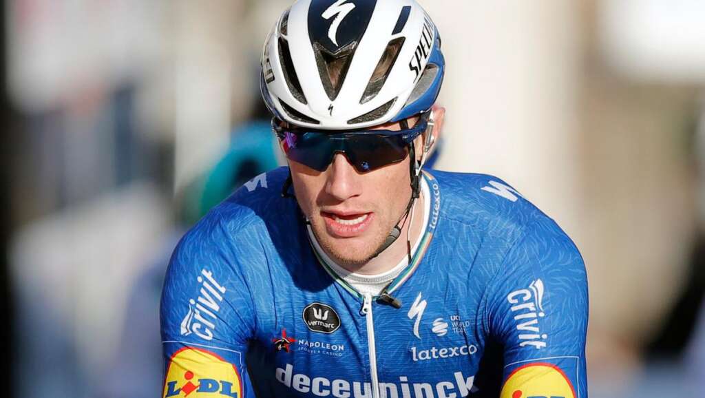 Les espoirs de la classique cycliste Milan-San Remo de Sam Bennett anéantis par une crevaison intempestive