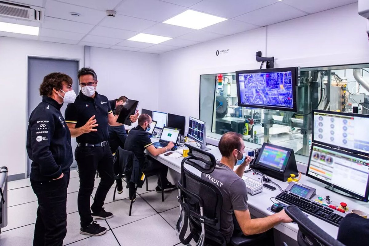Fernando Alonso, Alpine F1 Team à l'usine de Viry-Châtillon 
