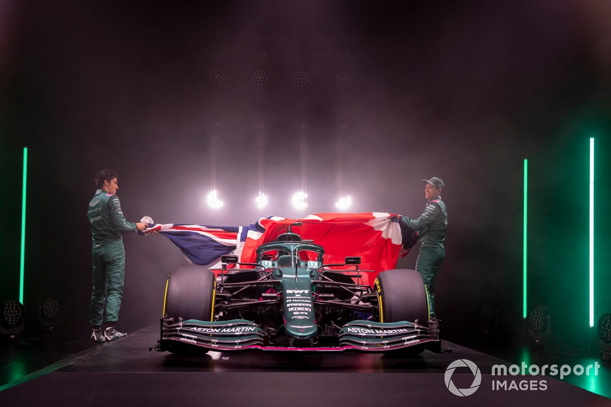 Lance Stroll, Aston Martin et Sebastian Vettel, Aston Martin, dévoilent l'Aston Martin AMR21 