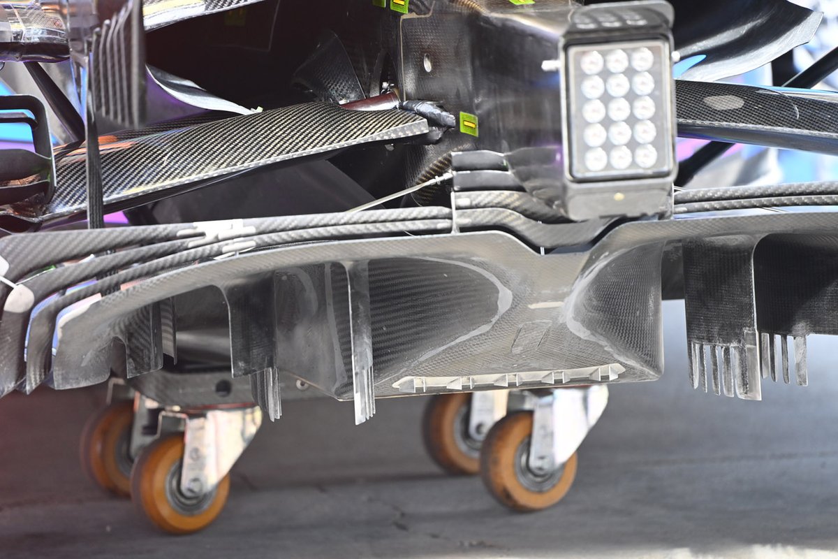 Détail du diffuseur McLaren MCL35