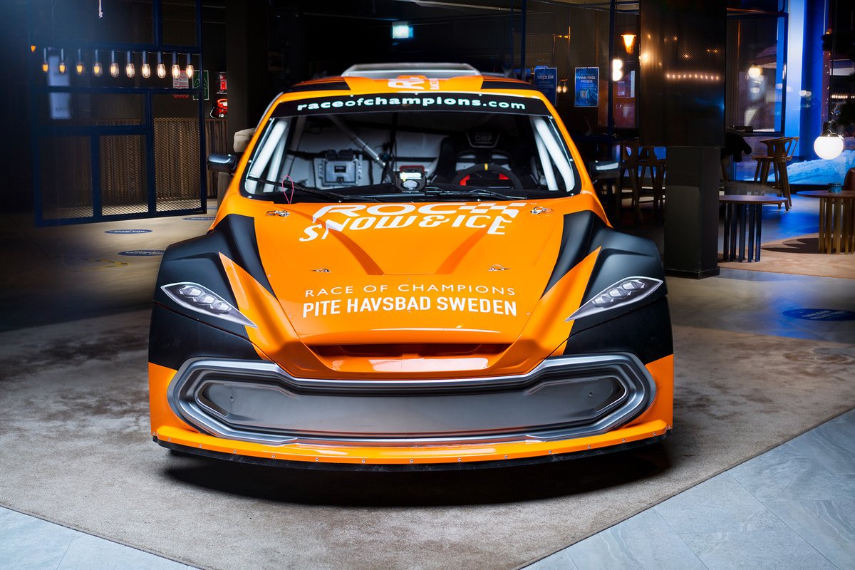 Voiture de rallycross électrique RX2e en livrée Race Of Champions