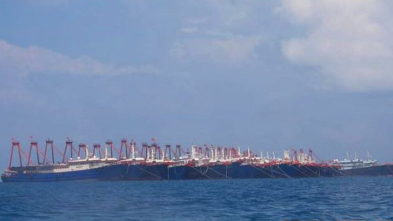 La Chine dit que les bateaux étaient des bateaux de pêche à l'abri des mers agitées