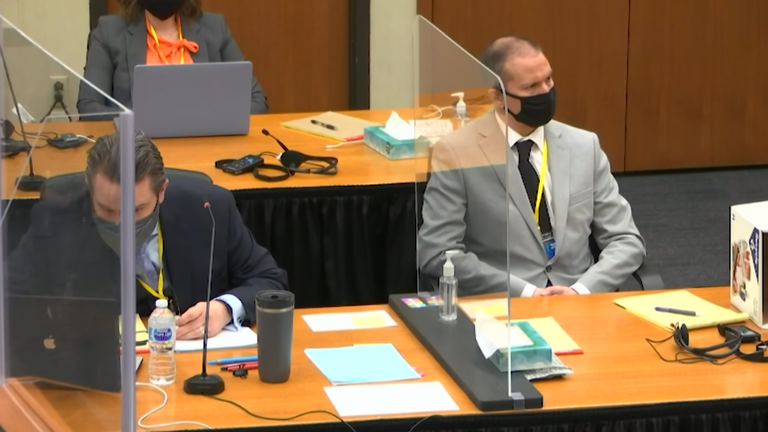 Derek Chauvin comparaît devant le tribunal
