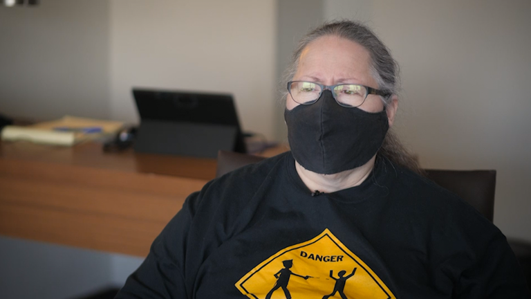 Michelle Gross des communautés unies contre la brutalité policière