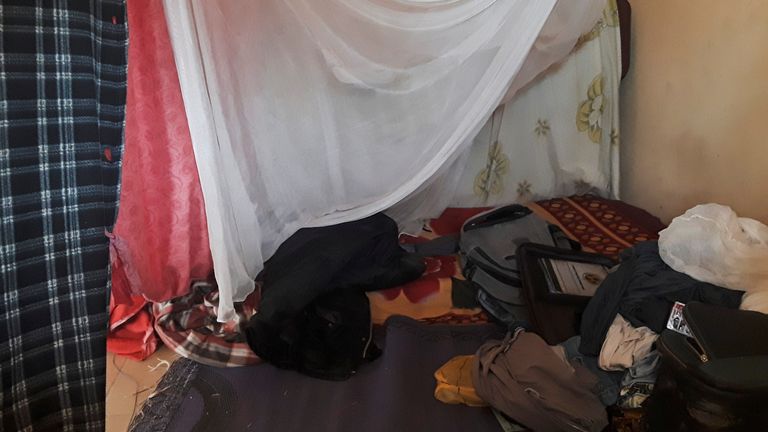 objets personnels appartenant à des étudiants du Collège fédéral de foresterie et de mécanisation, qui ont été enlevés par des hommes armés