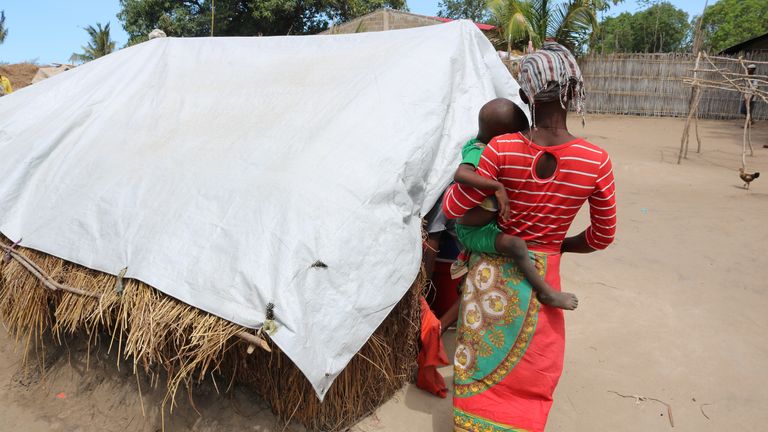 Une femme, appelée Elsa par le groupe d'aide britannique Save the Children, dans un camp de déplacés dans la province de Cabo Delgado au Mozambique