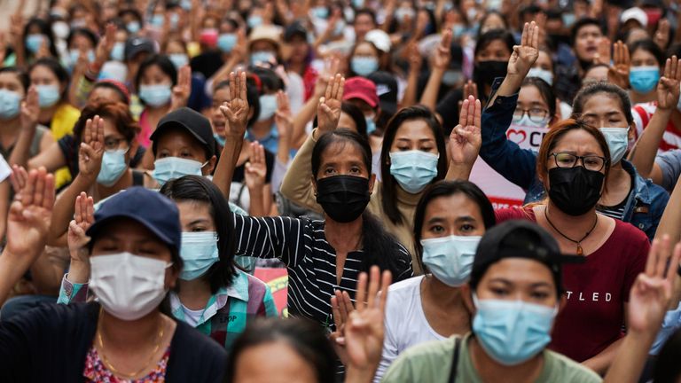 Des manifestations ont eu lieu à travers le Myanmar