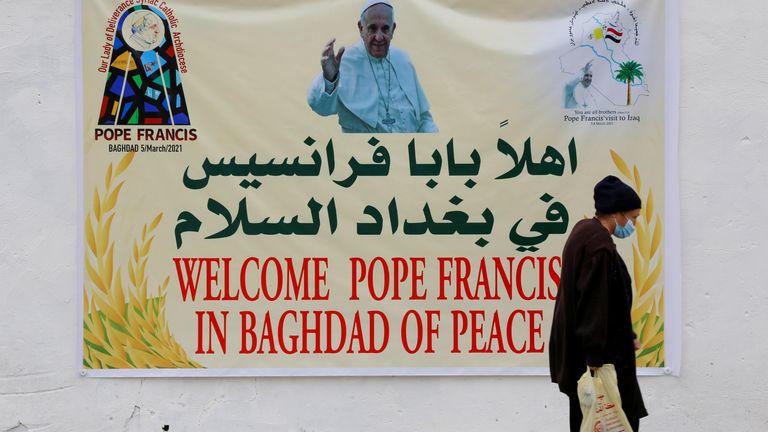 Le pontife visite Bagdad lors d'une nouvelle vague de cas de coronavirus
