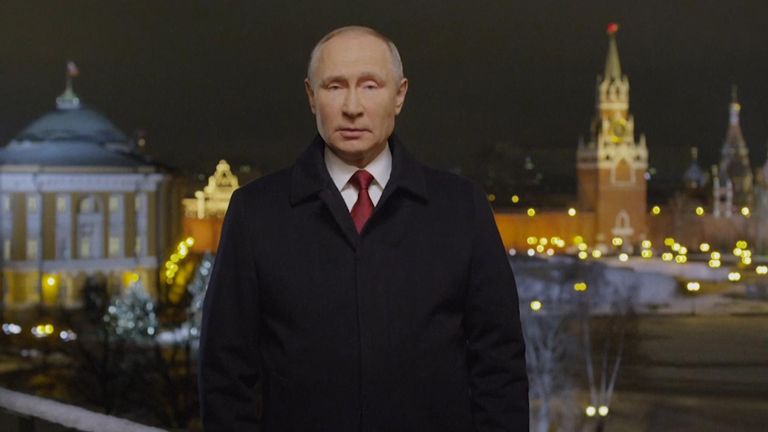 Vladimir Poutine a souhaité à ses compatriotes une nouvelle année plus radieuse malgré les épreuves de la pandémie.  (Photo: AP)