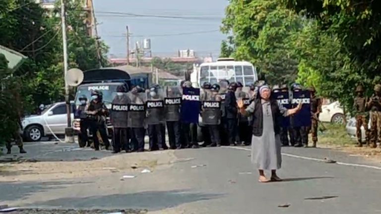 Sœur Ann Roza Nu Tawng.  Pic: Journal de nouvelles de Myitkyiana