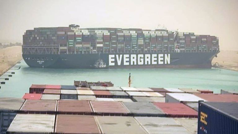 Canal de Suez bloqué alors que le porte-conteneurs s'échoue.  Photo: STR / EPA-EFE / Shutterstock
