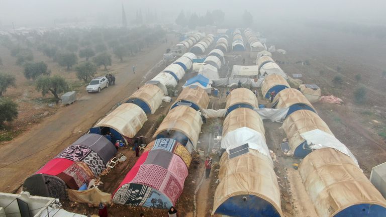 Un camp abritant des Syriens déplacés dans le nord d'Alep