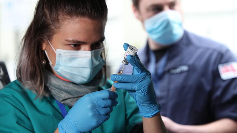Environ une personne sur sept a maintenant des anticorps, et le nombre augmente à cause des vaccins