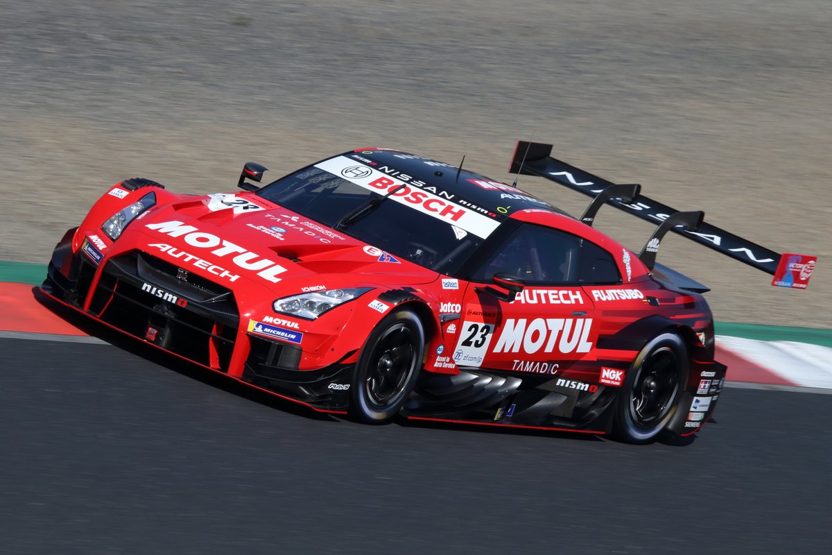 # 23 MOTUL AUTECH GT-R