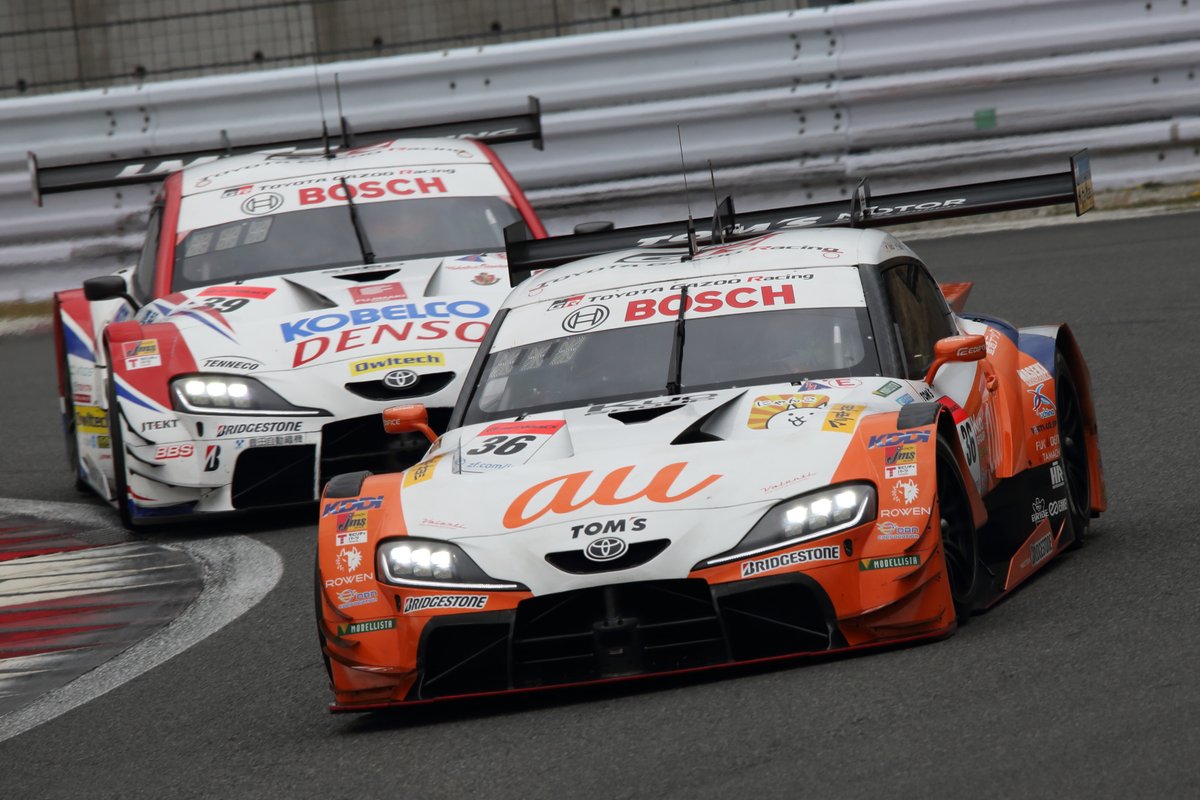 # 36 au TOM'S GR Supra, # 39 DENSO KOBELCO SARD GR Supra
