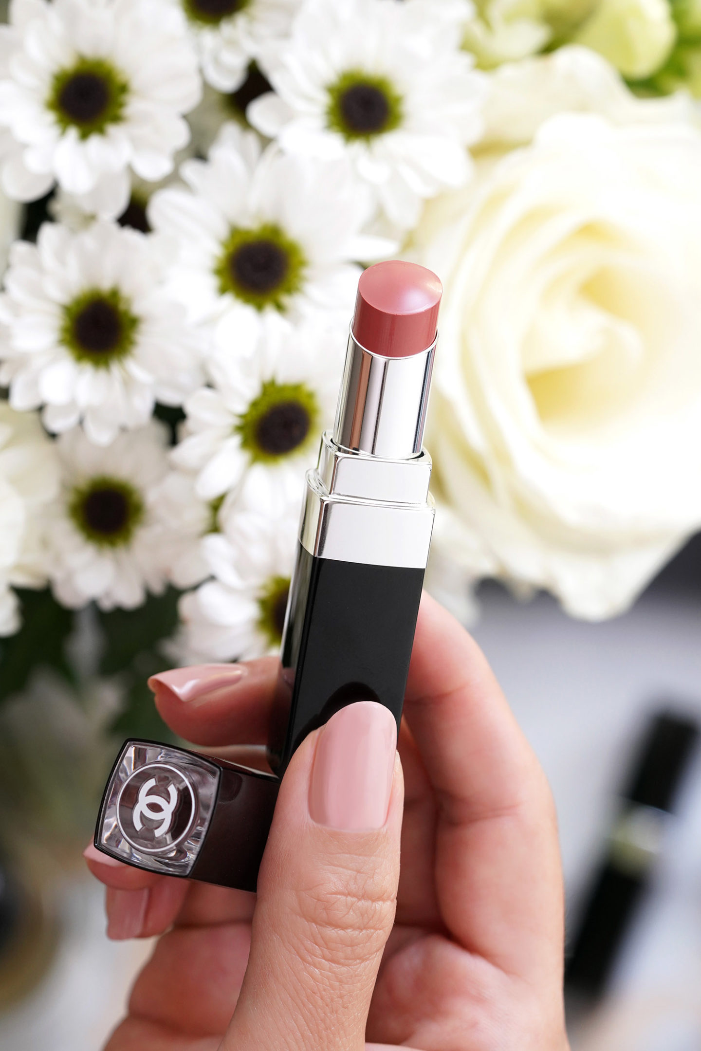 Chanel Rouge Coco Bloom dans Chance