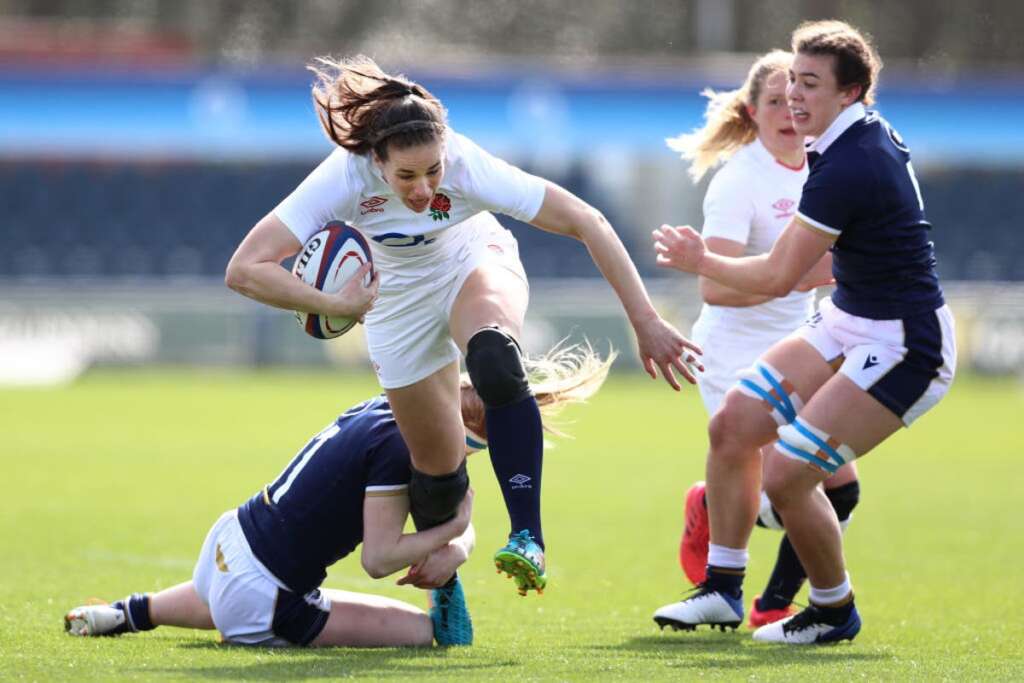 L’Angleterre dominante remporte une victoire de huit essais contre l’Écosse au Six Nations féminin