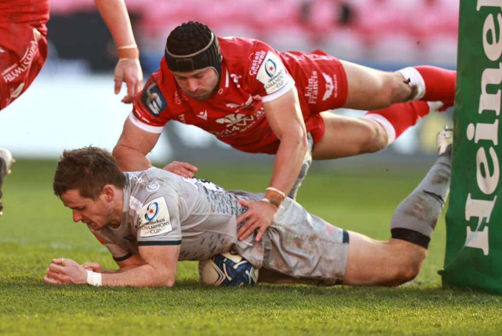 Sale smash Scarlets alors qu’AJ MacGinty bat le record de Charlie Hodgson