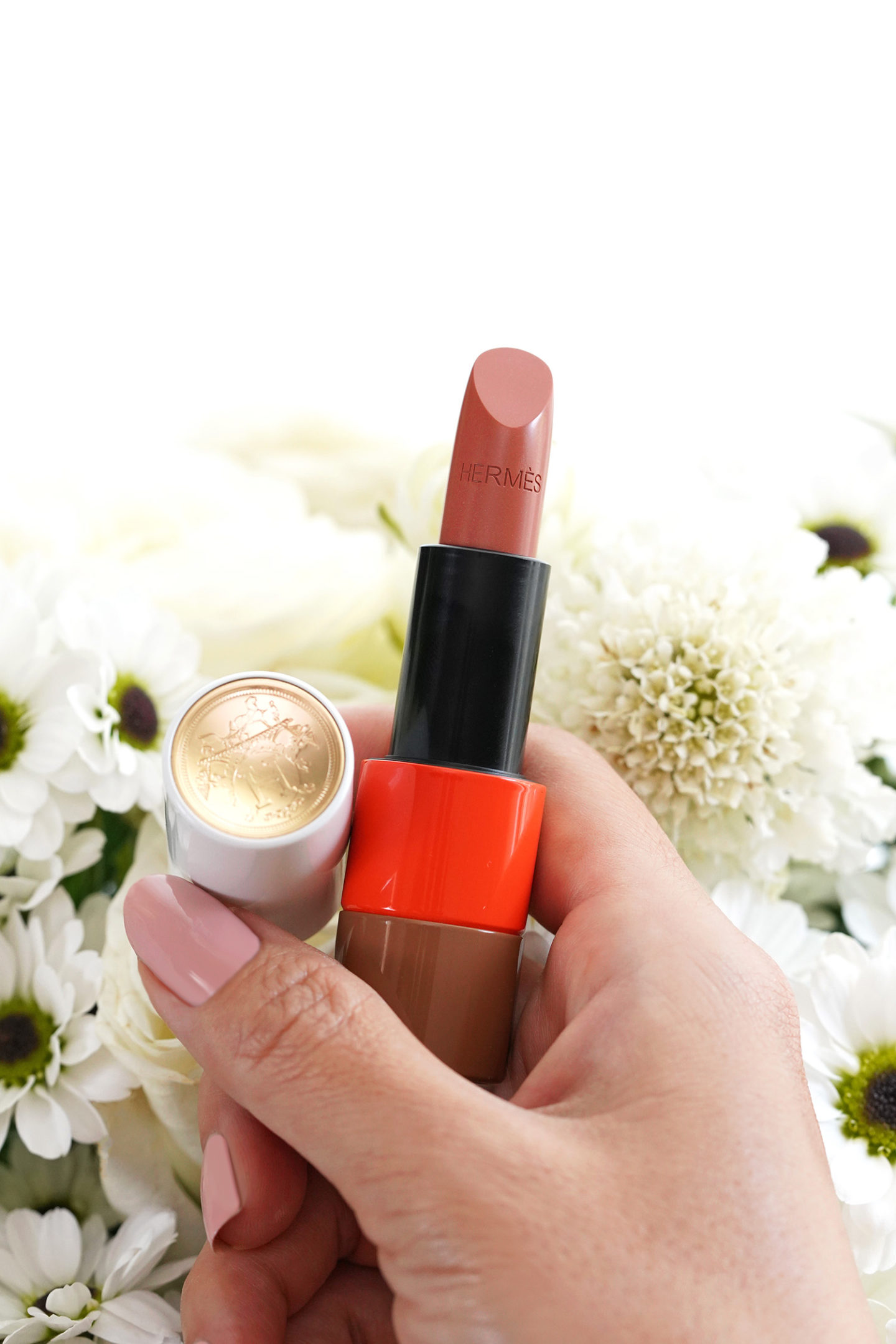 Rouge à lèvres Hermes Satin en 17 Beige Ebloui 