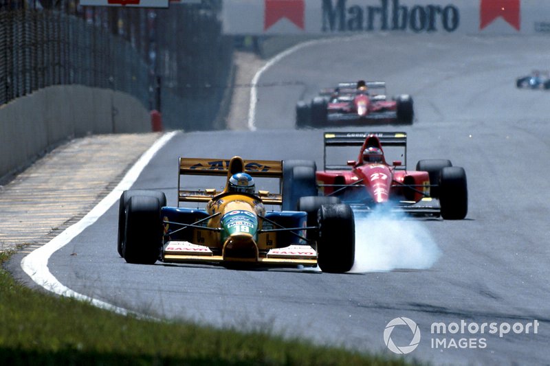 Michael Schumacher, Benetton B191B Ford mène Jean Alesi, Ferrari F92A