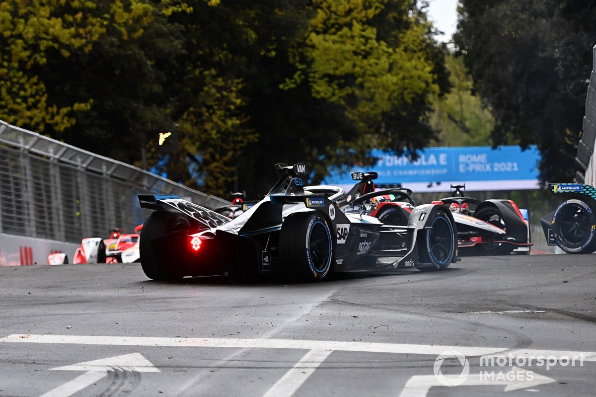 Stoffel Vandoorne, Mercedes Benz EQ, EQ Silver Arrow 02, se remet d'un incident