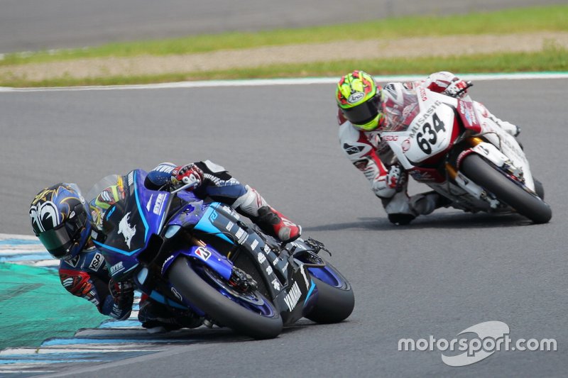 Katsuyuki Nakasuga dirige Ryo Mizuno