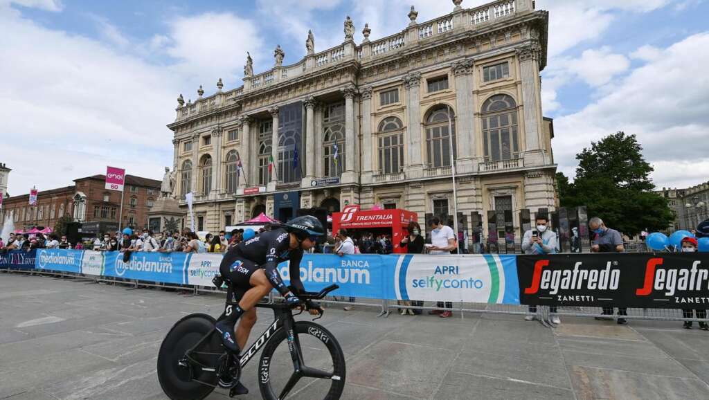 Journal du Giro d’Italia de Nicholas Roche: Ayant vécu dans une bulle l’année dernière, voir des foules immenses a été un peu un choc pour le système