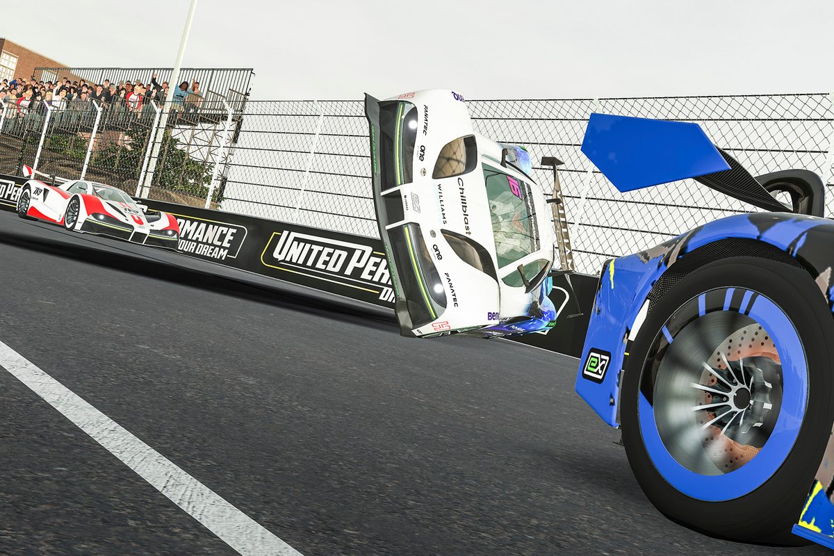 Crash du n ° 16, Bruno Senna, Williams Esports (pro)
