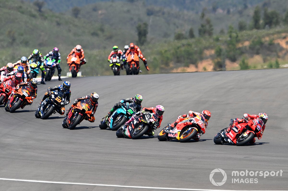 Pack MotoGP au départ du GP du Portugal 2021