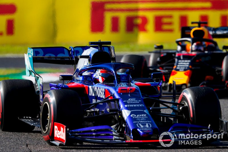 Daniil Kvyat, Toro Rosso STR14, mène Max Verstappen, Red Bull Racing RB15