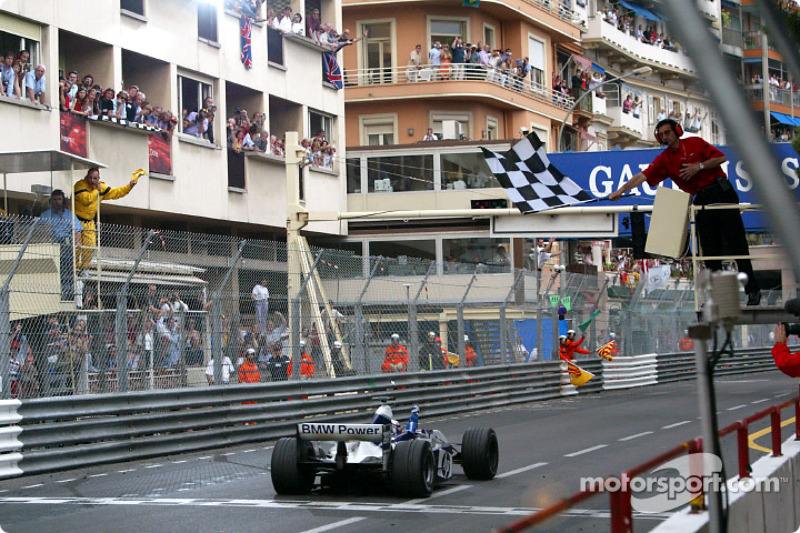 Juan Pablo Montoya prend le drapeau à damier