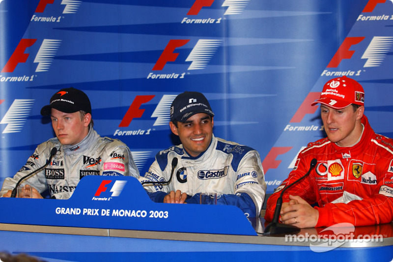 Conférence de presse: le vainqueur de la course Juan Pablo Montoya avec Kimi Raikkonen et Michael Schumacher