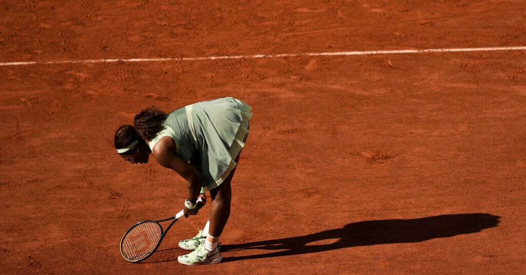 La saison difficile de Serena Williams sur terre battue la rattrape à Roland-Garros