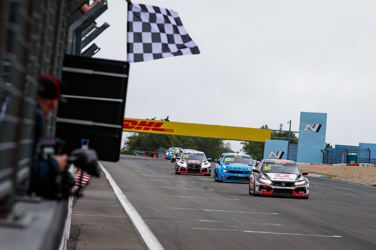 Vainqueur de la course Tiago Monteiro, ALL-INKL.DE Münnich Motorsport Honda Civic Type R TCR