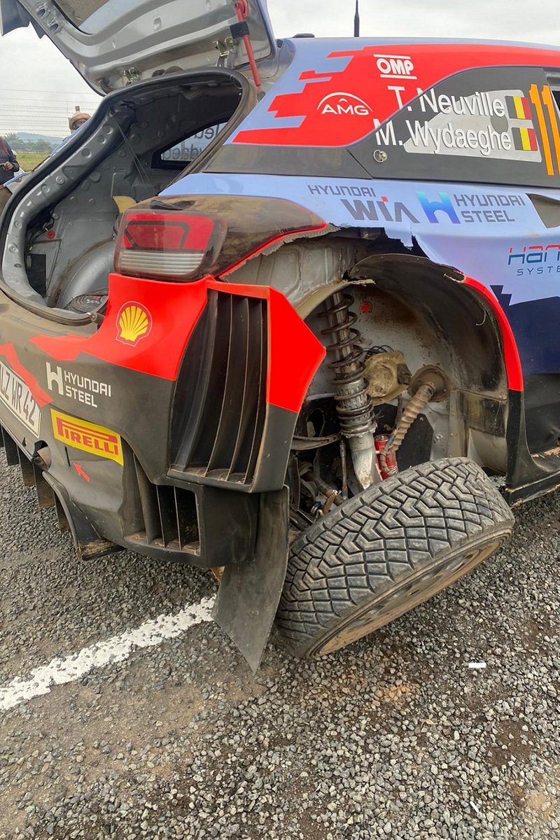La Hyundai i20 accidentée de Thierry Neuville