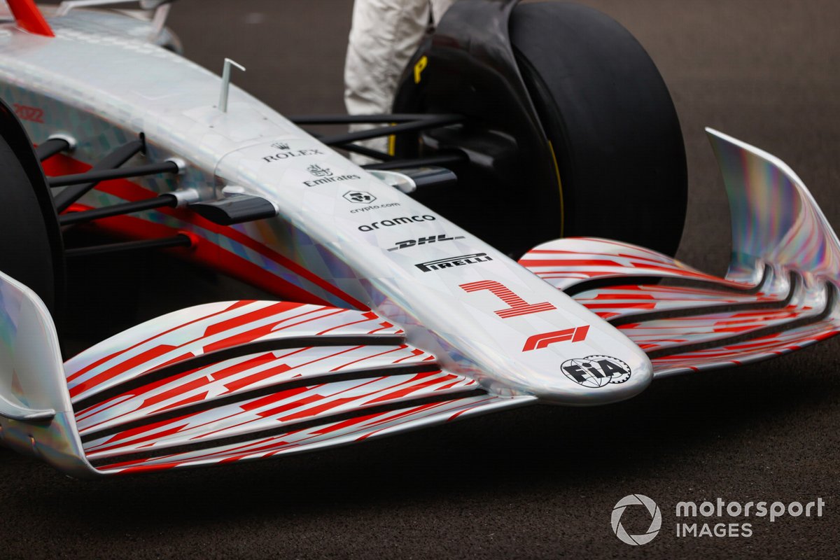 L'événement de lancement de voiture de Formule 1 2022 sur la grille de Silverstone.  Détail du nez et de l'aile avant